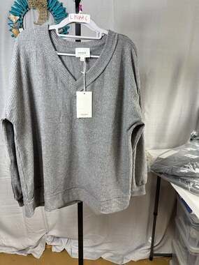 Andree by Unit MHS44 Ribbed V-Neck Long Sleeve Sweater